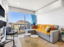 Blue Breeze Espinho | Pool View, Gym & Balcony