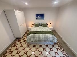 Apartamentos_Lovely_Rooms_Vic, hotel sa Vic