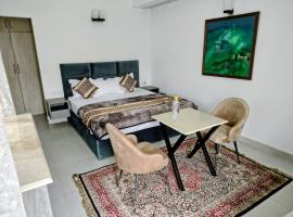 Crimson Horizon Retreat, Hotel in Masuri