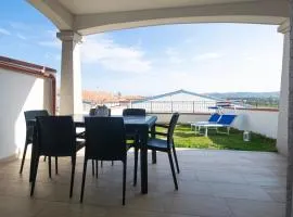 Modern APT Garden with Sea view, Beach 900m