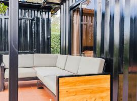 Oaklands Tin Nest, hotel en Ruiru