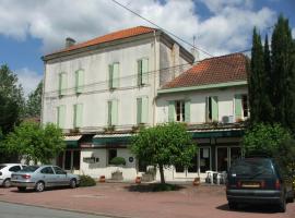 Hôtel de France, hotel v destinaci Saint-Aigulin
