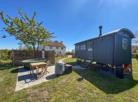 Shepherds Hut - Uk49729, hotel v destinaci King's Lynn