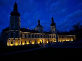 Hotel Pałac Żyrowa, hotel 
