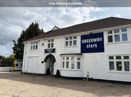 OYO Greenway Stays, готель у місті Аксбрідж