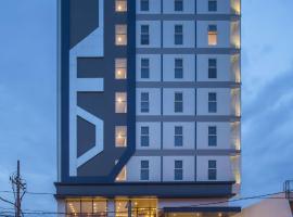 Hotel 88 Kedungsari - Kedungdoro By WH, accessible hotel in Surabaya