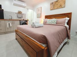 Executive Studio - Private Parking, hotel sa Holmview