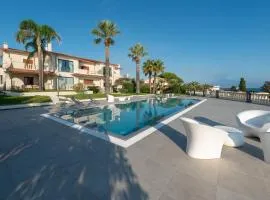 The View - Waterfront apartment with pool