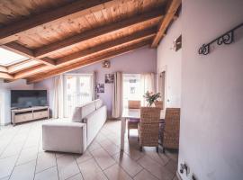 Villa Maggie on Lake Como, hotel sa Malgrate