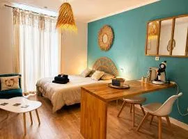 Studio Boho-Chic en hyper-centre de Moulins au calme avec Parking en face