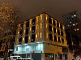 Twelve Diamond Hotel