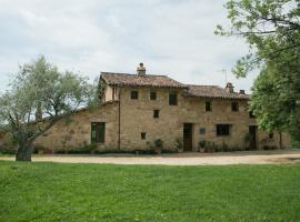 Fantastic house in the middle of the countryside, hotel en Madrigal de la Vera