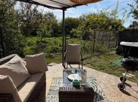 Exclusive BIG Apartment Garden with Jacuzzi & Private Parking