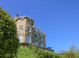 6 Priory