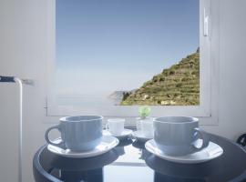 Cinque Terre, Sea View Home – hotel w mieście Manarola