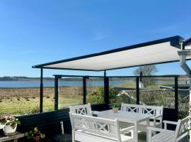 180 Graders Utsikt Över Sebbersundsfjorden、Nibeのホテル