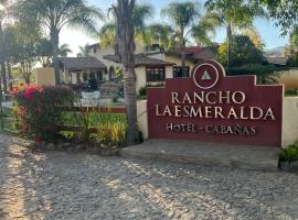 Hotel Cabañas Rancho La Esmeralda, hotel en Mascota