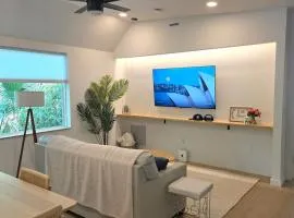 Lux Mins To Flagler & VA Hosp St George Street