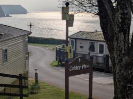 280 Caldey View, Lydstep Beach, Tenby، فندق في Lydstep