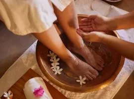 The Modern Dilly Hotel & Spa - Next to Ben Thanh Market