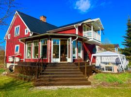 Scandinavian Villa near Sea with Sauna 4BR, hôtel à Söderhamn