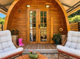 The Little Dream - Small wooden paradise near the sea, hotel din Glyfada
