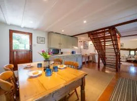 Charming Country Barn with Gardens Near Dittisham