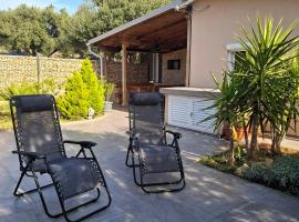 Wind Rose cozy house by the sea, hotell sihtkohas Lun