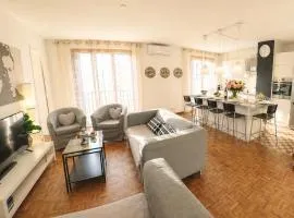 T4 3 chambres 4 étoiles clim avec garage ideal groupe tourisme et croisières proche Port Euromed Terrasses du port