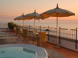 Hotel Nettuno, hotel v destinácii Forio d'Ischia