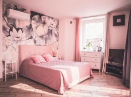 Villa Maggie on Lake Como, hotel in Malgrate