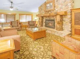 Super Davenport Inn & Suite