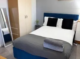 Comfortable Stay With Garden View Near Long Riding