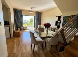 Modern Golf Estate Duplex Overlooking the Course