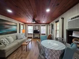 #09 - Large Lakeview One Bedroom- Pet Friendly
