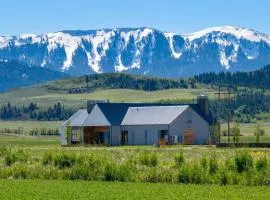 Architect-Designed Lux Estate Spa Mt view