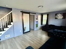 3BR W/ BASEMENT HOME 'THE LION’S DEN'