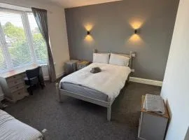 Rooms on Dunnikier Road, Kirkcaldy, Fife - opposite Victoria Hospital