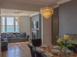 Luxury Seafront Villa for 12 with Ocean Views