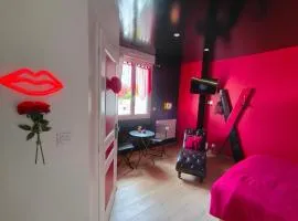 LOVE Room intime & élégante-Expérience Romantique près de Royan, Côte Atlantique