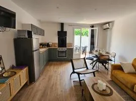 4-star apartment, jacuzzi, private parking,