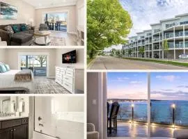 Luxury Downtown 2BDR Lake View 1st Floor Condo steps from Beach 102W