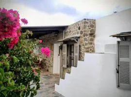 «Astrofeggia» A private stone house Nature-Seaview