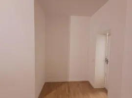 One-room apartment, perfect for long-term stays