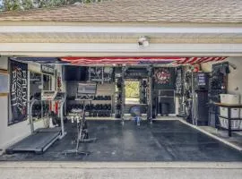 Relaxed Poolside Gym Escape