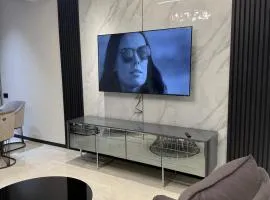 Luxury 2BR Apartment with City View&2Baths