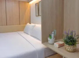 Feels Like Home - Kitchen, Balcony, Sofabed - Center D1