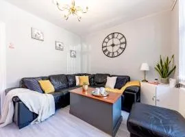 Wimborne House, 3BR, Airport, M1, 6 beds