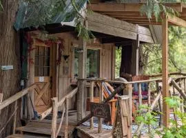 Magnolia Cottage Bigfoot Hideaway