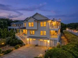 6BR Soundfront Private Pool, Hot Tub, Rooftop Deck